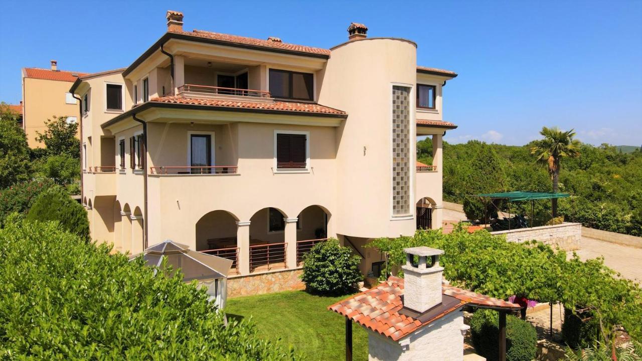 Apartments Fantazija Ровинь Экстерьер фото